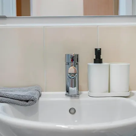 Old Trafford With Free Parking アパート