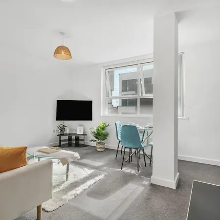 Old Trafford With Free Parking