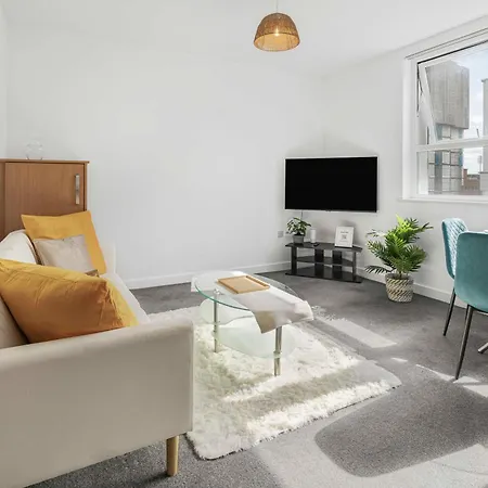 Old Trafford With Free Parking マンチェスター