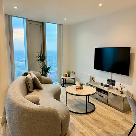 Apartment 3 Bedroom Penthouse In The Centre Deansgate New Build High Floor Manchester