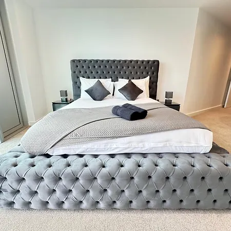 3 Bedroom Penthouse In The Centre Deansgate New Build High Floor Daire *