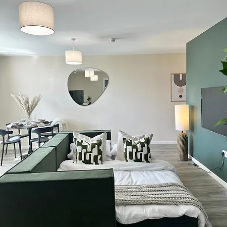 1br By Ankers Short Term Salford Easy Transport Connections Манчестер