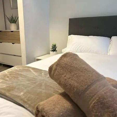 Spacious - Next To Ao Arena & Picadilly Station - Local Attractions - Free Parking *