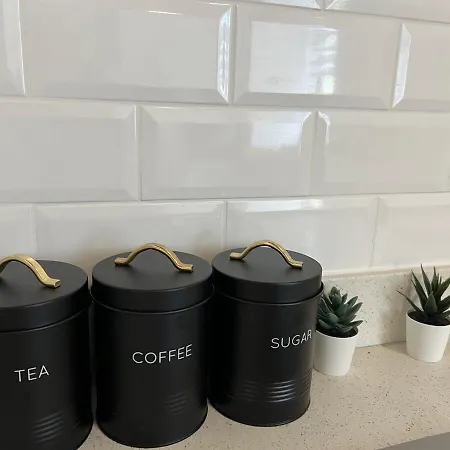 Апартаменты Chic Mill With Canal Views *