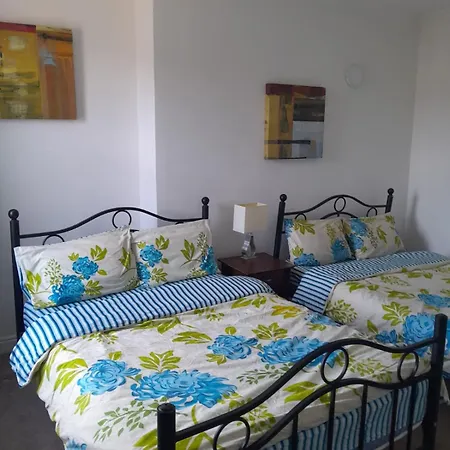 בית הארחה Monarch House מנצ'סטר