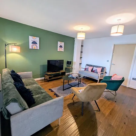 Modern Townhouse Near Coop Live Etihad Дом отдыха Манчестер