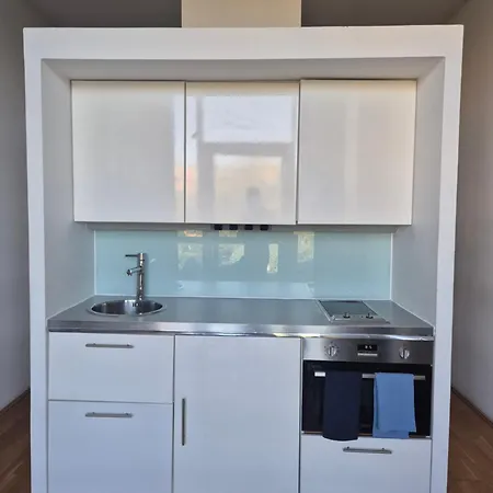 Quays Icon By The Water * Manchester