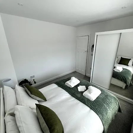 Vakantiehuis Spacious, Cosy & Stylish 3 Bed In Salford, Near Trafford Park - Free Parking Manchester