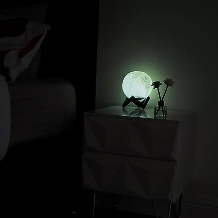 The Ruby Haven, Didsbury - 15mins To Airport - Opp The Christie's Nhs - Sleeps 5 Apartment *