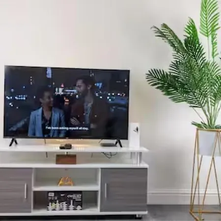 Apartment The Ruby Haven, Didsbury - 15mins To Airport - Opp The Christie's Nhs - Sleeps 5 Manchester