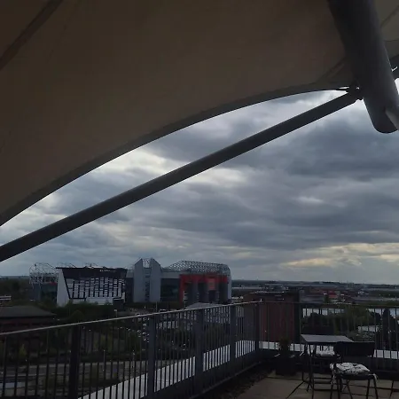 Quays Icon By The Water * マンチェスター