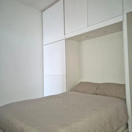 Quays Icon By The Water