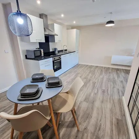 2 Bed Free Parking Mcr By Superhost Apartment