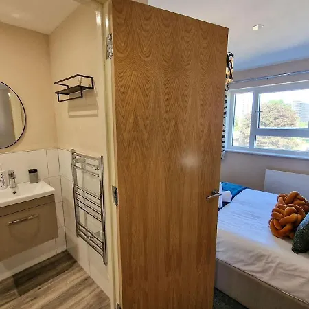 2 Bed Free Parking Mcr By Superhost Apartment Manchester