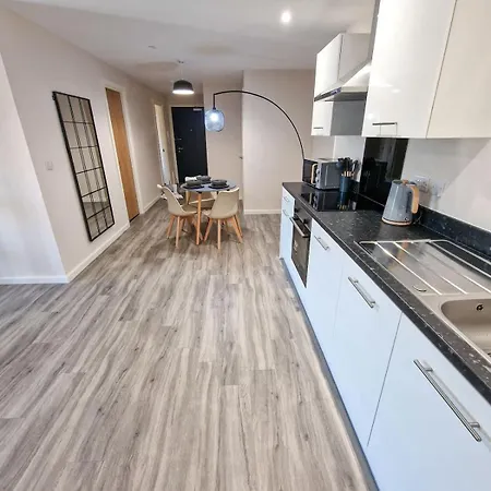 2 Bed Free Parking Mcr By Superhost *