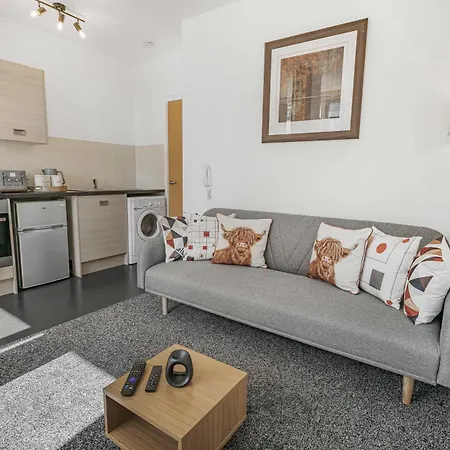 Flat In Old Trafford