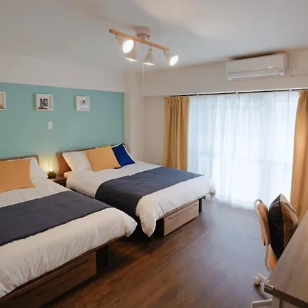 Holiday home Stretford - Sleeps 6 - Wifi - Parking - Near Stadium Manchester
