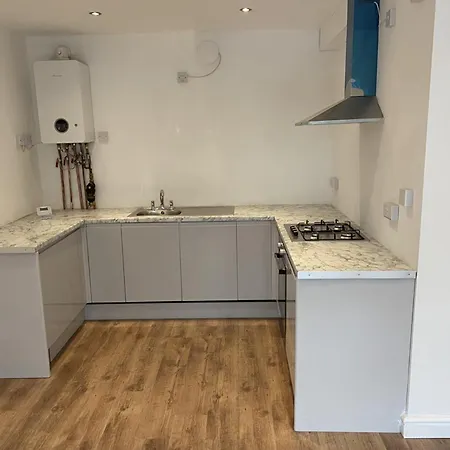 Stretford - Sleeps 6 - Wifi - Parking - Near Stadium Holiday home *