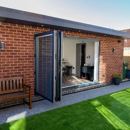 The Hideaway -ideal Summer House * Manchester