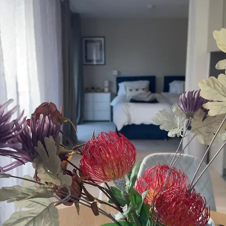 2 Bedroom With Free Parking In Centre, By Eason - Ideal For Weekend Getaways & Business Travel