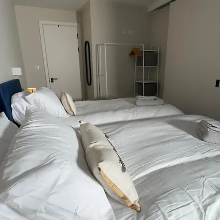 2 Bedroom With Free Parking In Centre, By Eason - Ideal For Weekend Getaways & Business Travel