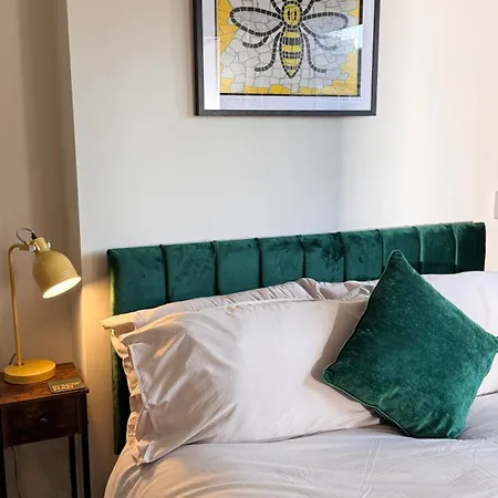 2 Bedroom With Free Parking In Centre, By Eason - Ideal For Weekend Getaways & Business Travel Apartment Manchester
