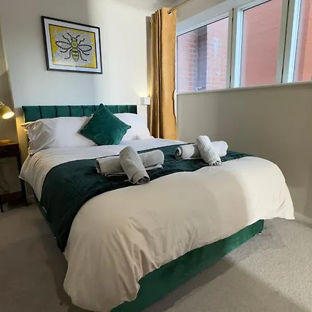 2 Bedroom With Free Parking In Centre, By Eason - Ideal For Weekend Getaways & Business Travel Apartment Manchester
