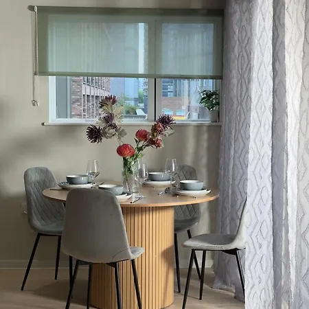 2 Bedroom With Free Parking In Centre, By Eason - Ideal For Weekend Getaways & Business Travel Apartment