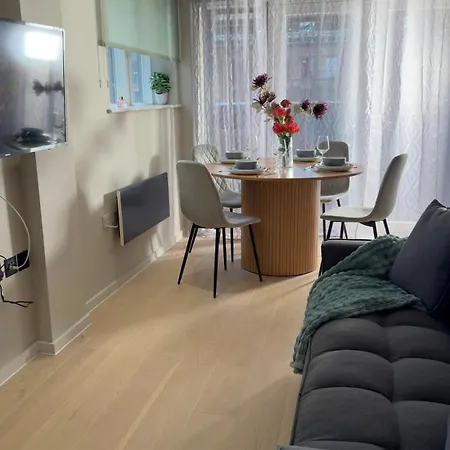 2 Bedroom With Free Parking In Centre, By Eason - Ideal For Weekend Getaways & Business Travel