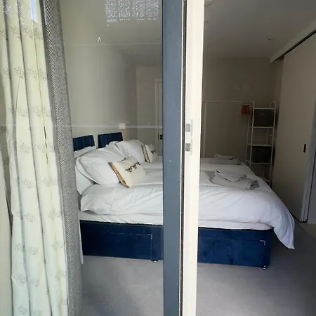 2 Bedroom With Free Parking In Centre, By Eason - Ideal For Weekend Getaways & Business Travel
