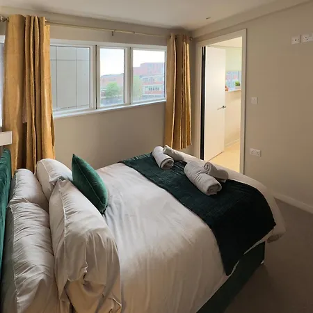 2 Bedroom With Free Parking In Centre, By Eason - Ideal For Weekend Getaways & Business Travel * Manchester