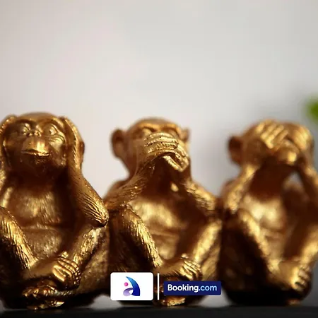 Apartment Modern 2 Bed, 2 Bath With Ensuite By Avalora Short Lets & Serviced Salford With Balcony, Near Tram Stop Salford Quays