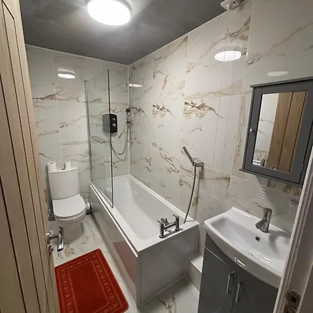דירה 1 Bedroom Flat - Airport - 7 Mins To Man - Staycations & Business Stays!