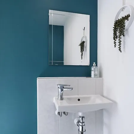 Spacious 4bd 3bt - Etihad - Coop - Pool Table - Free Parking Holiday home *