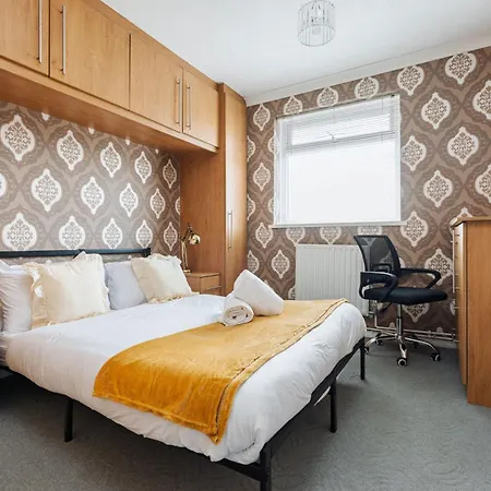 Boutique 3bd Opposite Etihad & Coop - Free Parking - Pool Table * Manchester