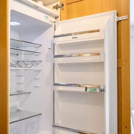 2 Bed Centre Flat Sleeps 6 Free Parking Manchester