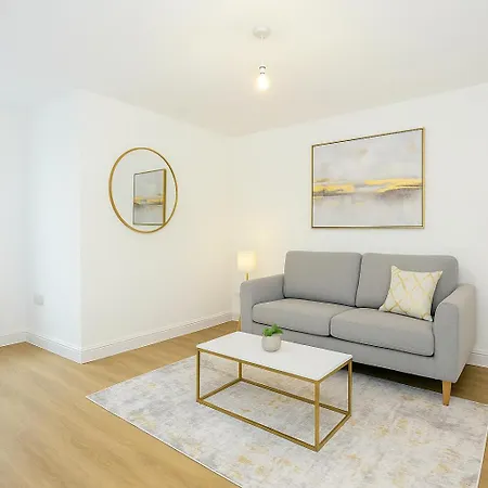 Apartment Stylish Stay! Parking Outside, Walk To Everything! *