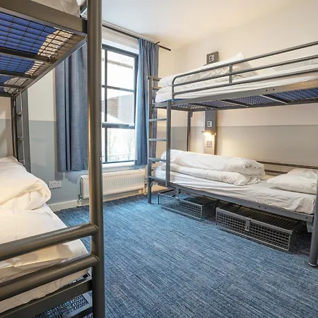 Yha Hostel *