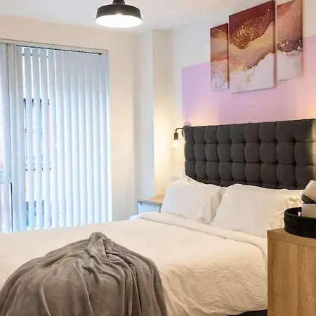 New Halo Nest - Modern & Comfortable Apartament Manchester