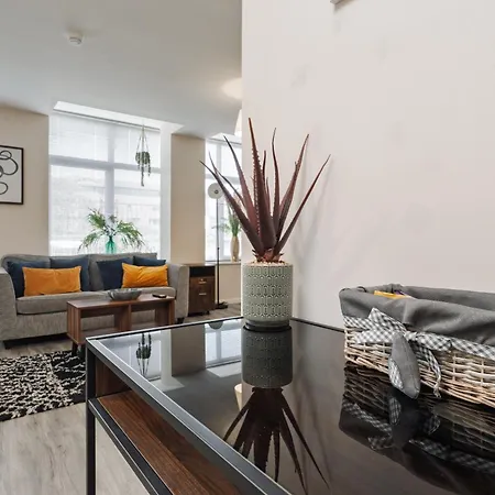 With 2 Parking Spaces! Appartement