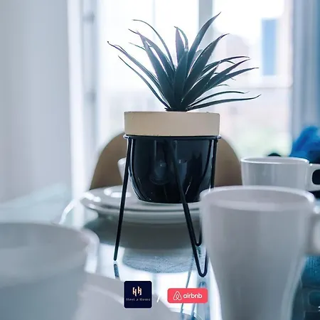 Apartment Salford With Free Wifi, Parking & Ideal For Contractors