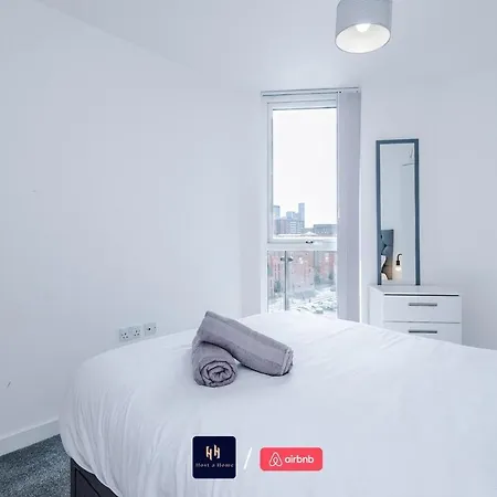 Salford With Free Wifi, Parking & Ideal For Contractors