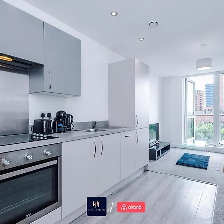 Salford With Free Wifi, Parking & Ideal For Contractors * Manchester