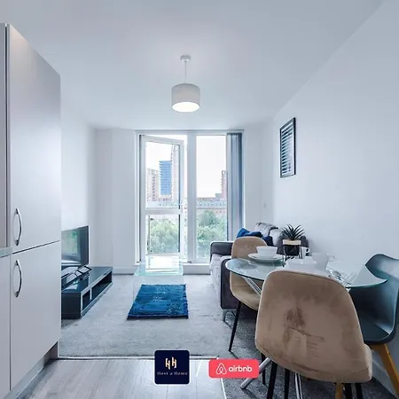 Salford With Free Wifi, Parking & Ideal For Contractors Manchester