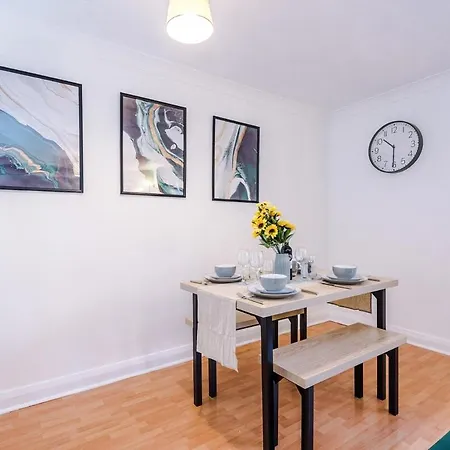 Monthly Discounted Rate Free Parking Contractors Business Travellers Wifi Apartment *