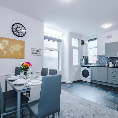 Lägenhet Discounted Month Contractor Parking Wi-fi Sleeps 8