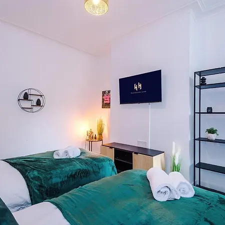 Discounted Month Contractor Parking Wi-fi Sleeps 6 Apartment Manchester