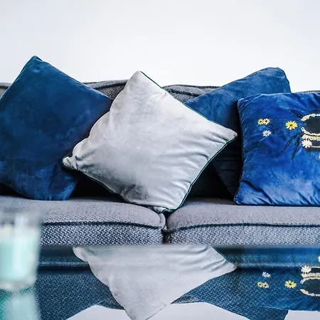 Discounted Month Contractor Parking Wi-fi Sleeps 6 Manchester