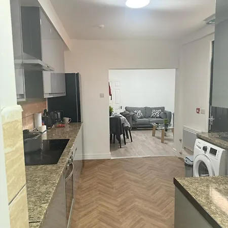 בית נופש Rest Nest Uk House מנצ'סטר