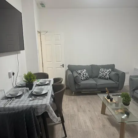 Britlodge Ruskin Ave 別荘 マンチェスター